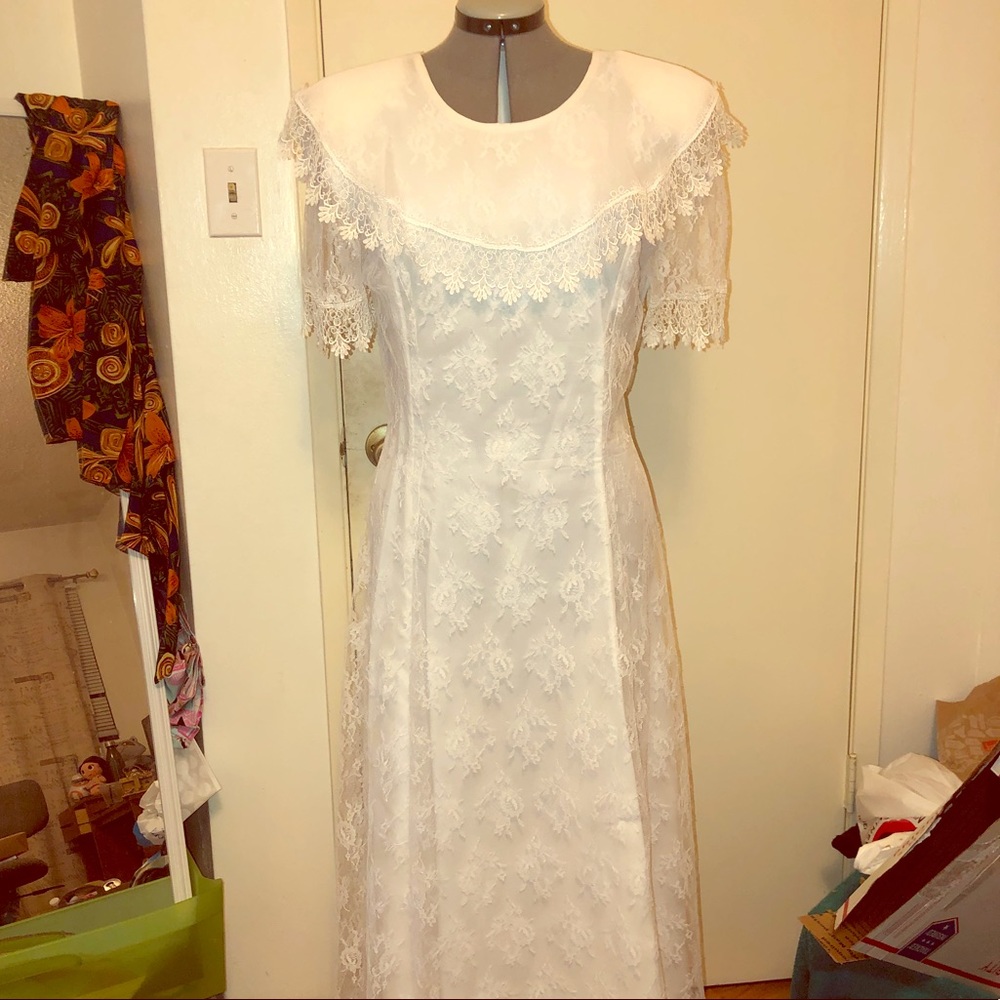 Vintage 80s Spanish style Wedding dress